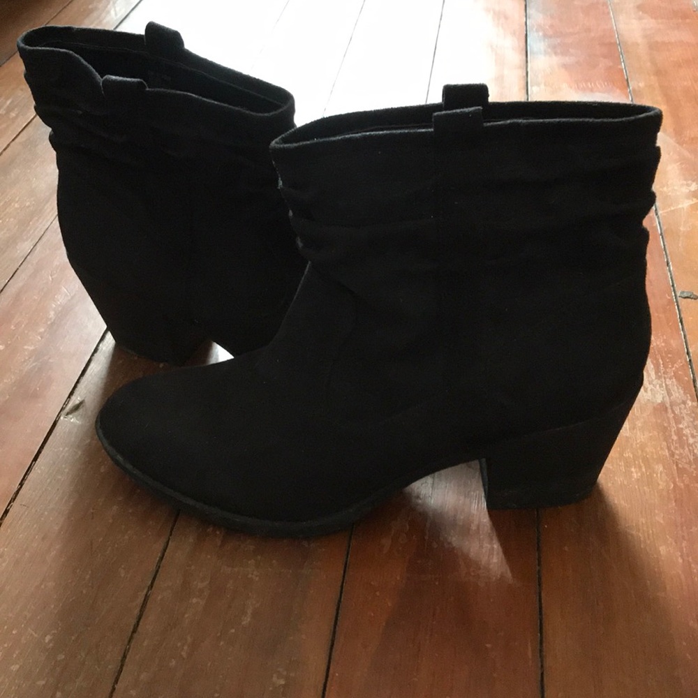Arizona black booties